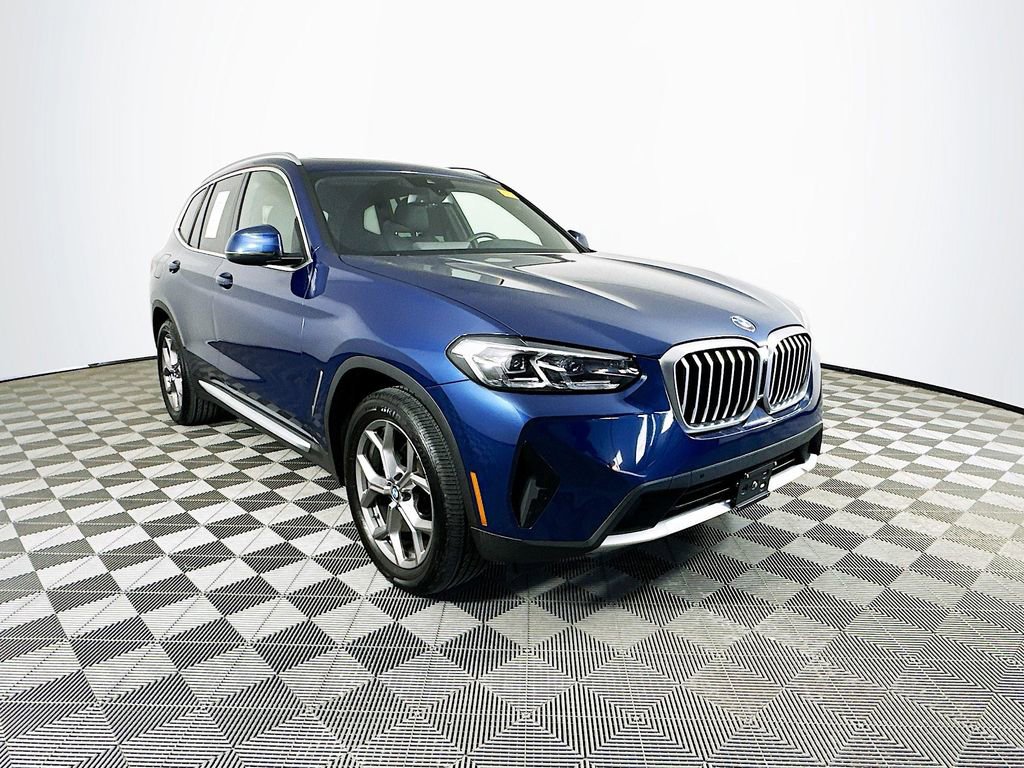 Used 2023 BMW X3 xDrive30i w/ Premium Package image 2