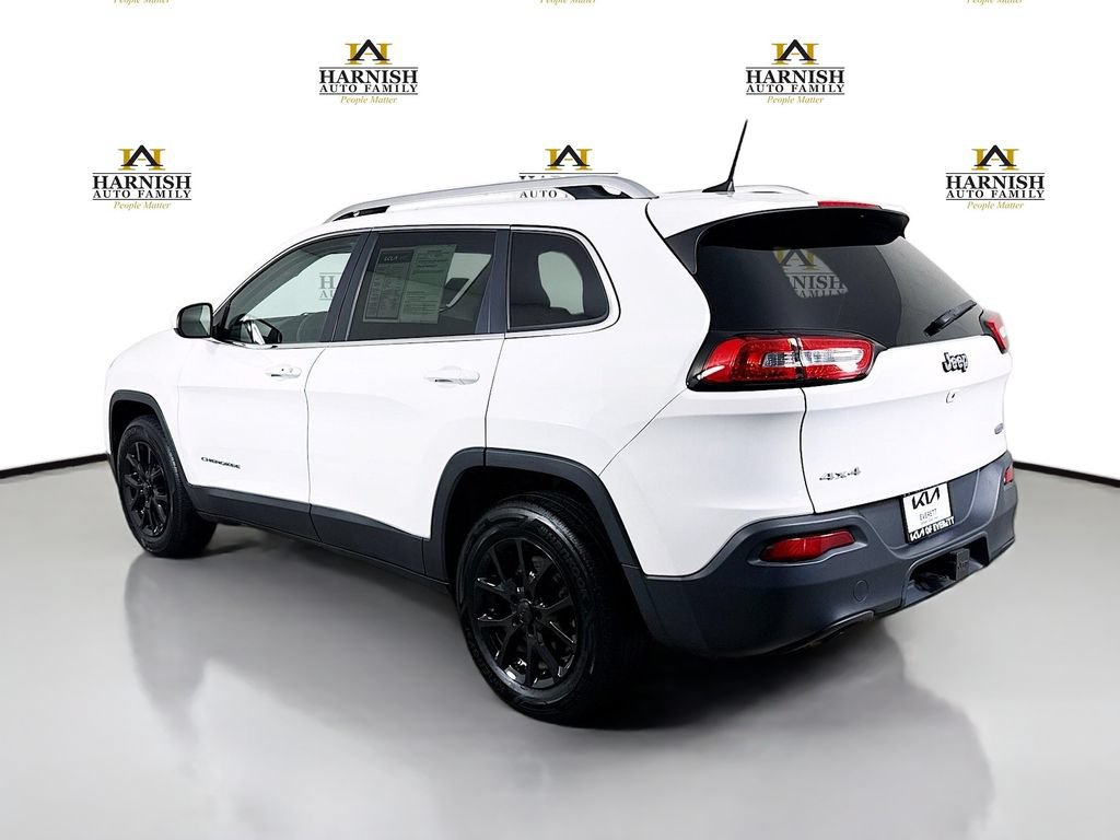 Used 2016 Jeep Cherokee Latitude w/ Comfort/Convenience Group AWD/4WD image 5