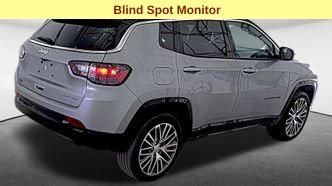 Used 2022 Jeep Compass Limited w/ Elite Group image 5