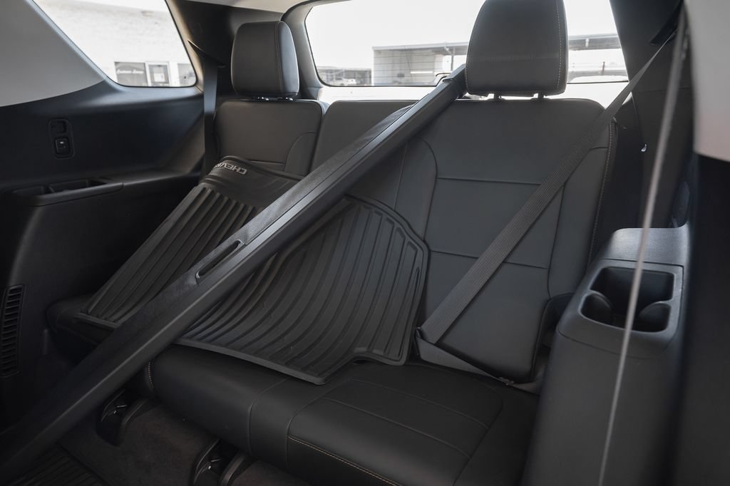 Used 2020 Chevrolet Traverse Premier w/ LPO, Cargo Package FWD image 41