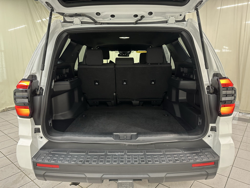 Used 2025 Toyota 4Runner SR5 AWD/4WD image 8