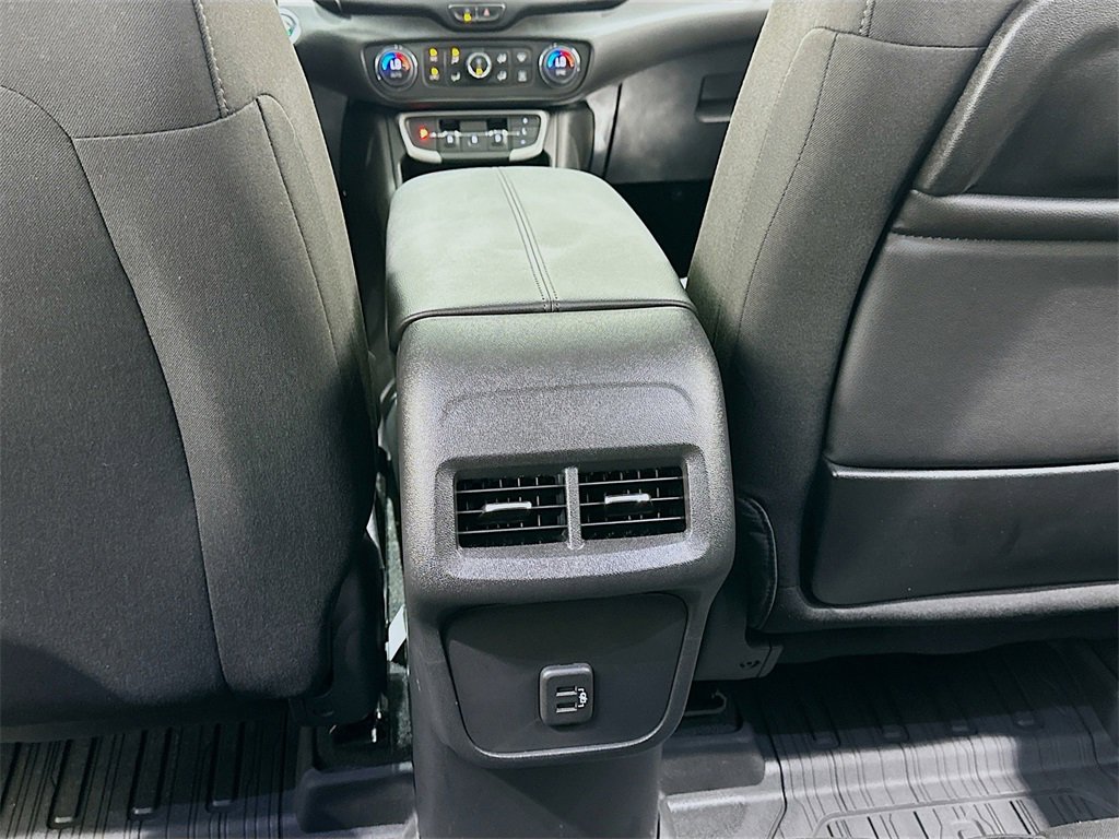 Used 2023 GMC Terrain SLE w/ Driver Convenience Package image 25
