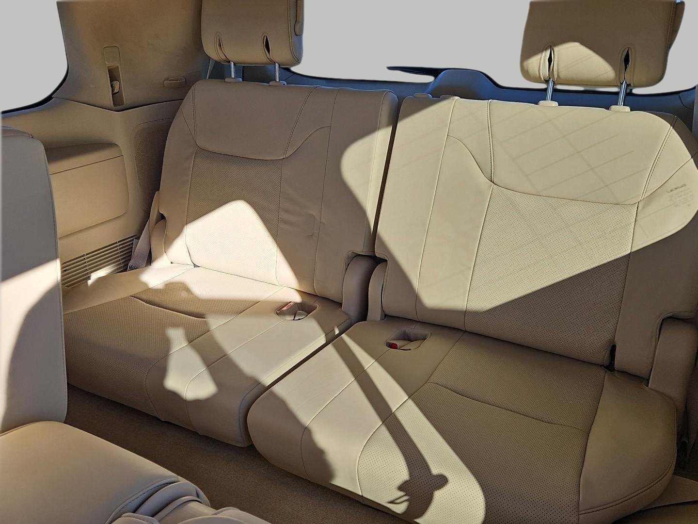 Used 2015 Lexus LX 570 4WD image 17