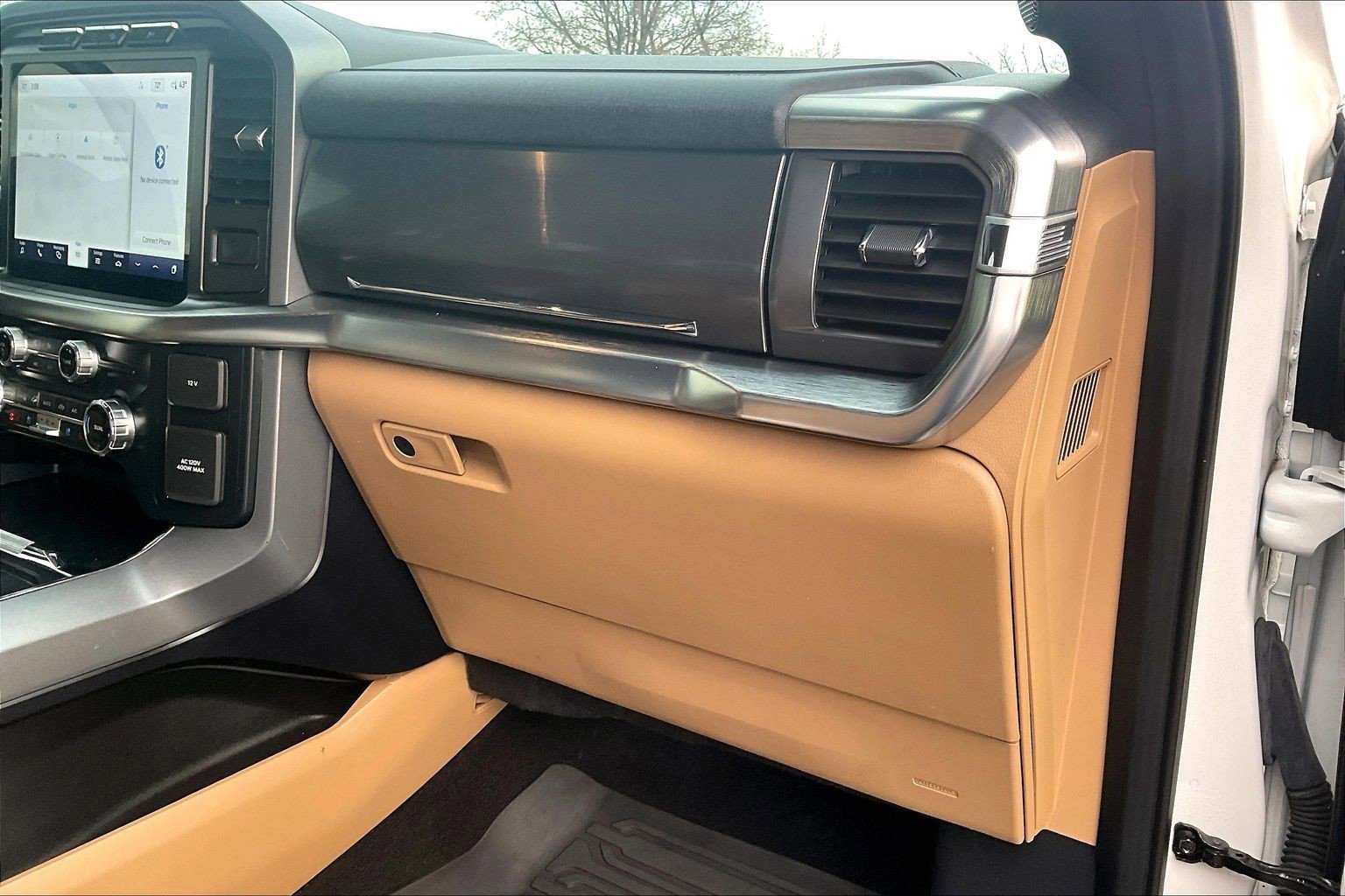 Used 2022 Ford F150 Lariat w/ Max Trailer Tow Package image 15