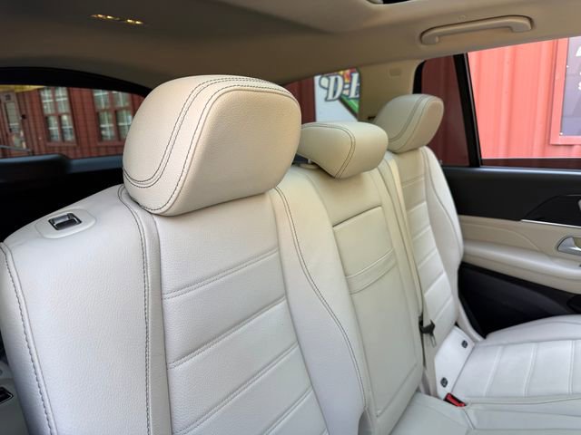 Used 2020 Mercedes-Benz GLS 450 4MATIC image 35