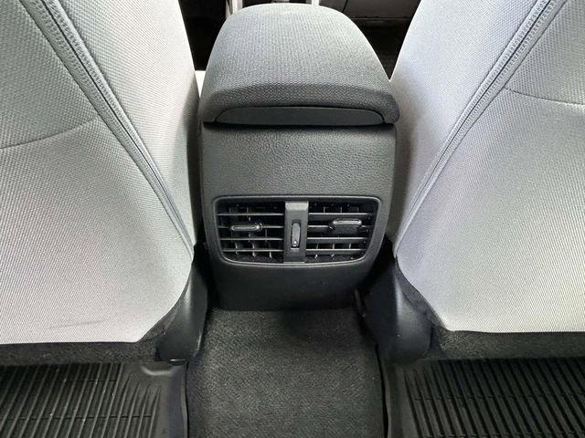 Used 2025 Toyota Corolla Cross L image 10