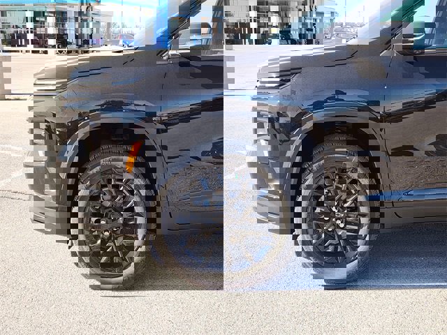 New 2026 Chevrolet Traverse LT w/ Midnight/Sport Edition image 8