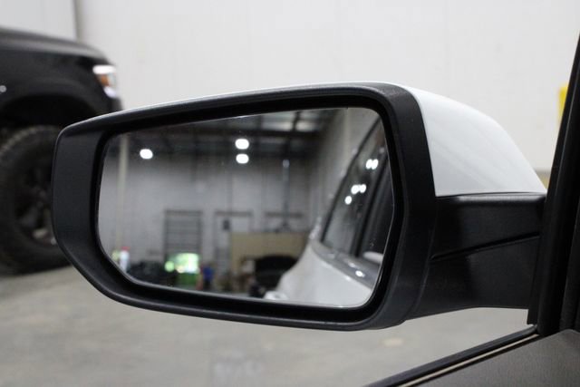 Used 2022 Chevrolet Malibu LT image 38