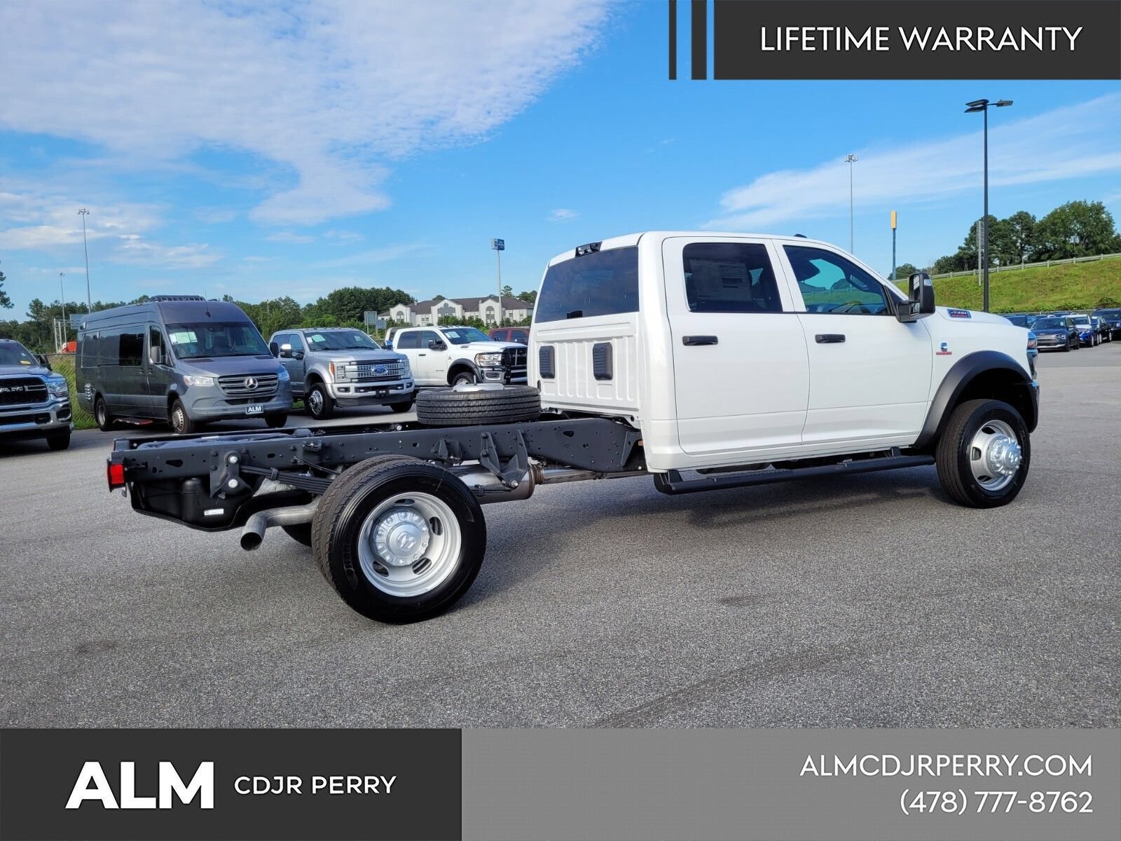 New 2025 RAM 4500 Tradesman w/ Safety Group AWD/4WD image 15