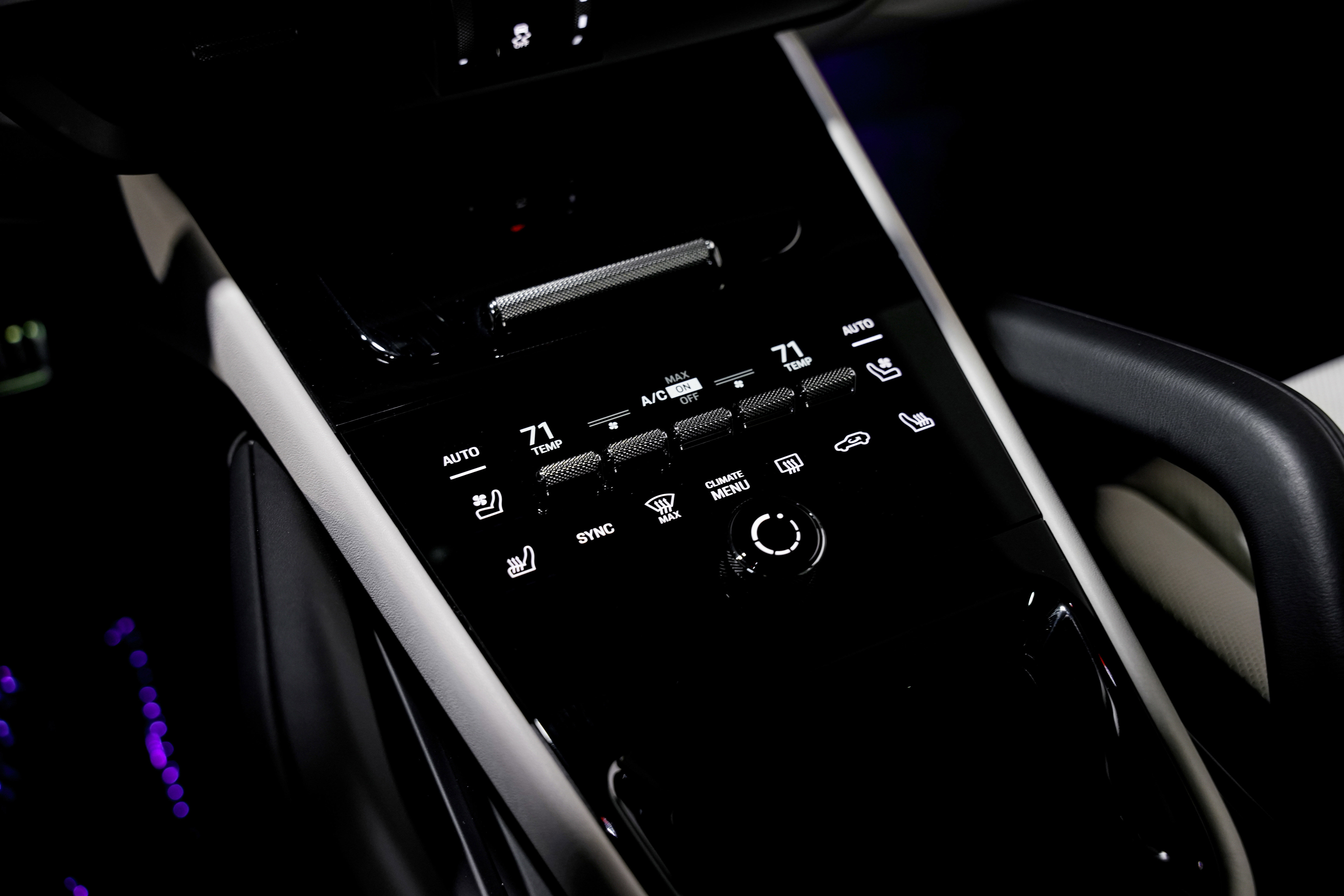 Used 2024 Porsche Cayenne S image 17