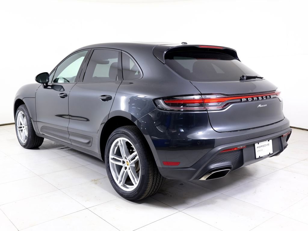 Certified 2024 Porsche Macan AWD/4WD image 3