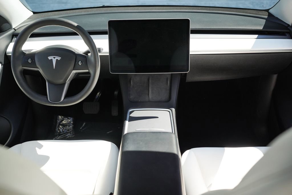 Used 2021 Tesla Model Y Long Range AWD/4WD image 18