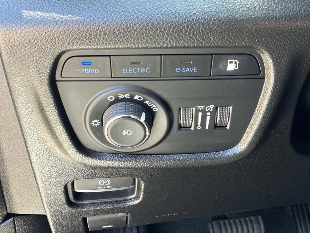 Used 2023 Jeep Grand Cherokee Overland w/ Luxury Tech Group IV AWD/4WD image 27
