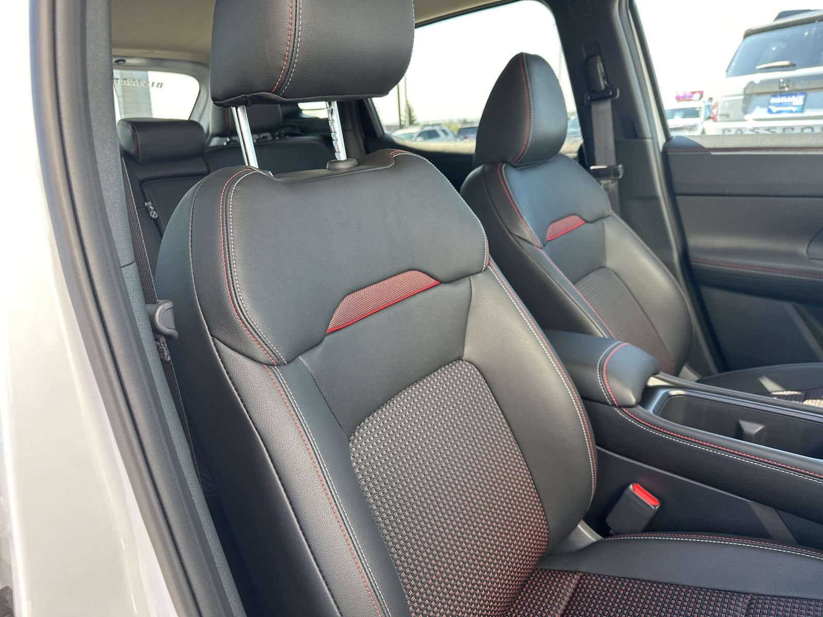 Used 2026 Nissan Kicks SR w/ Cold Weather Package AWD/4WD image 31