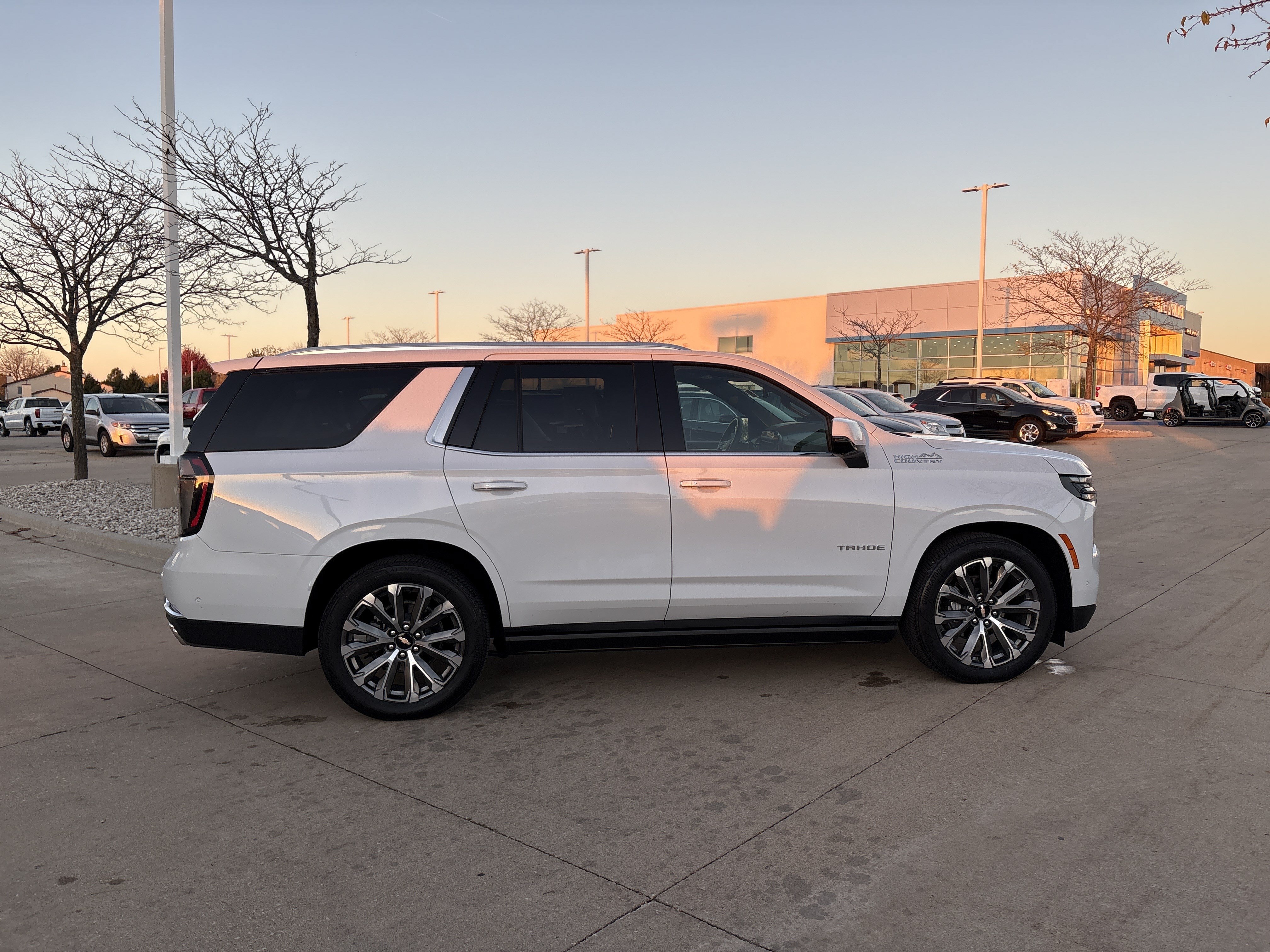 Used 2026 Chevrolet Tahoe High Country AWD/4WD image 10