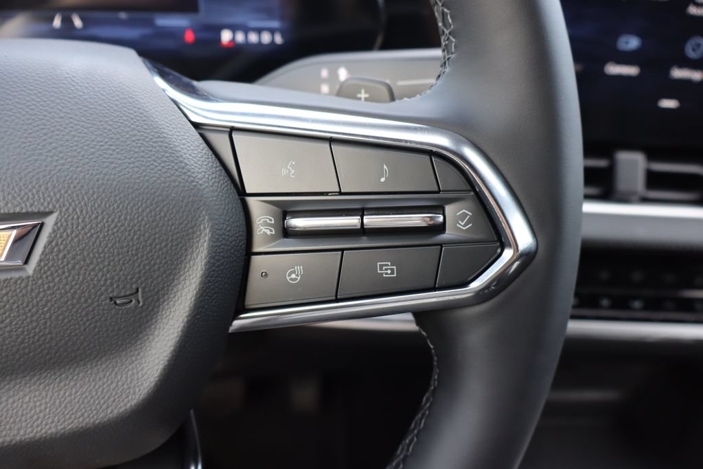 New 2027 Chevrolet Equinox LT w/ Convenience Package II FWD image 9