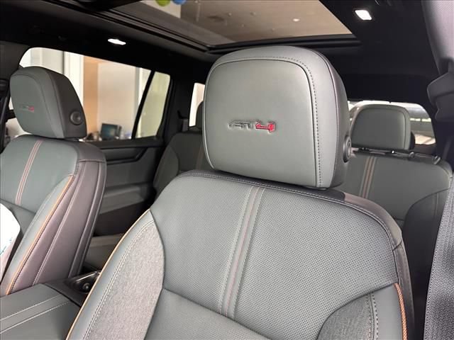 New 2026 GMC Acadia AT4 w/ Luxury Package AWD/4WD image 29