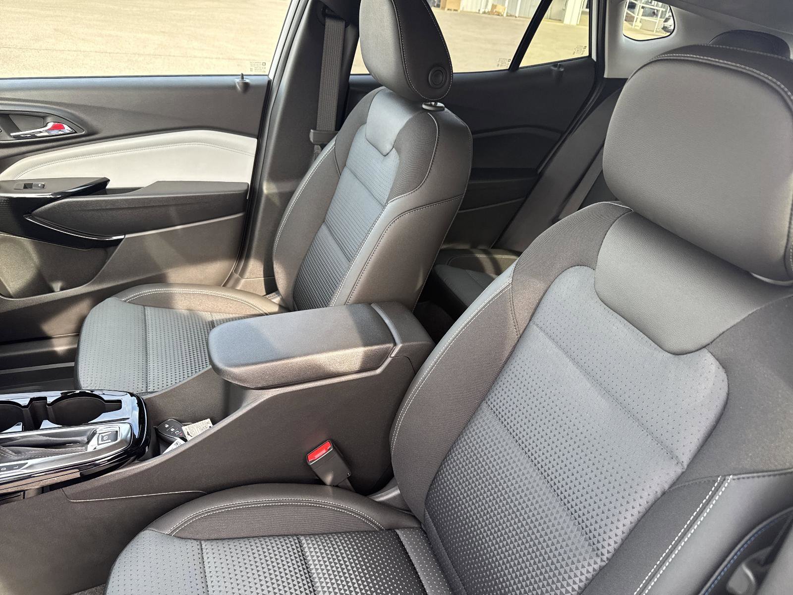 New 2026 Chevrolet Trax LT w/ LT Convenience Package image 11