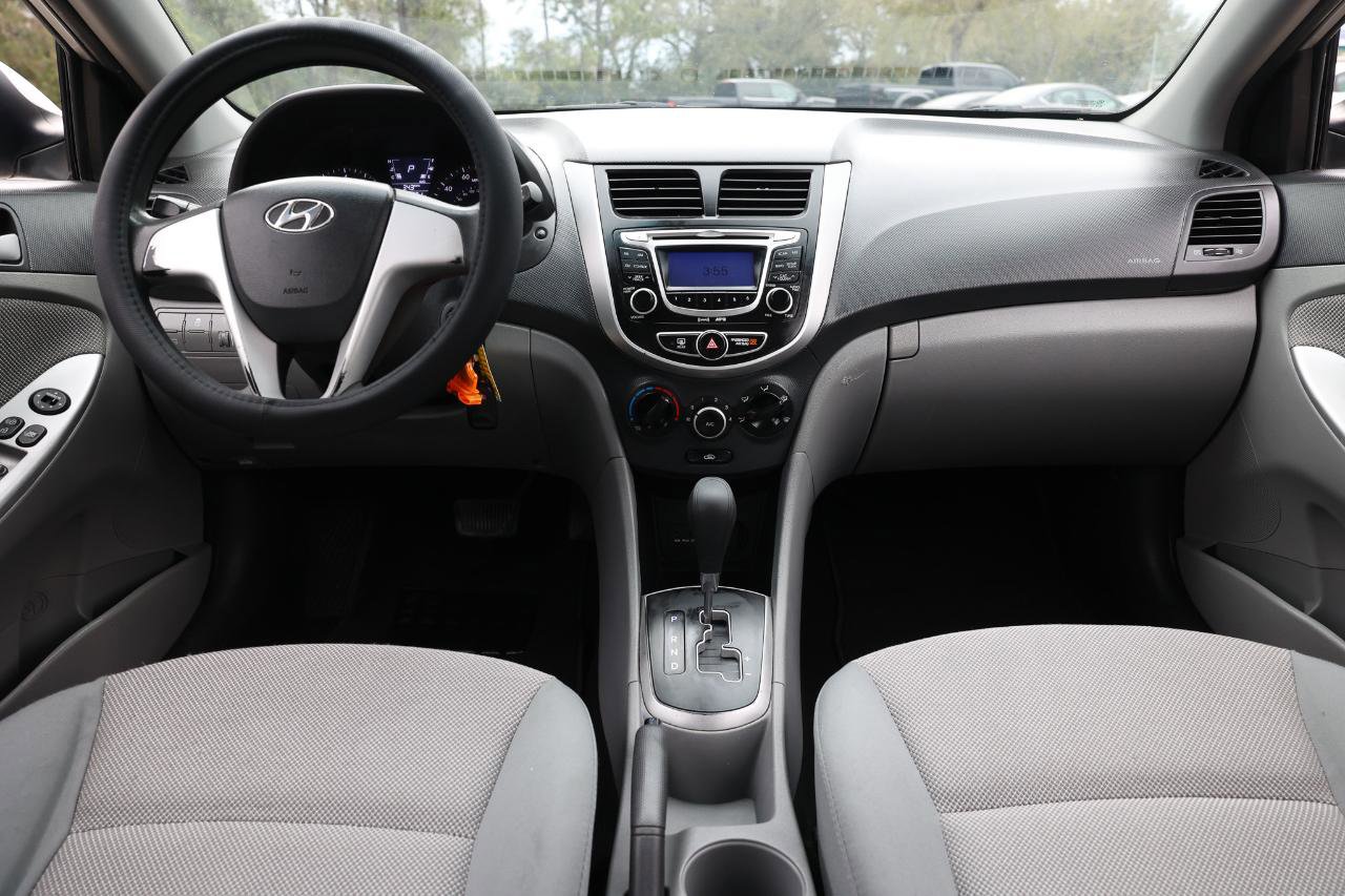 Used 2013 Hyundai Accent GLS image 20