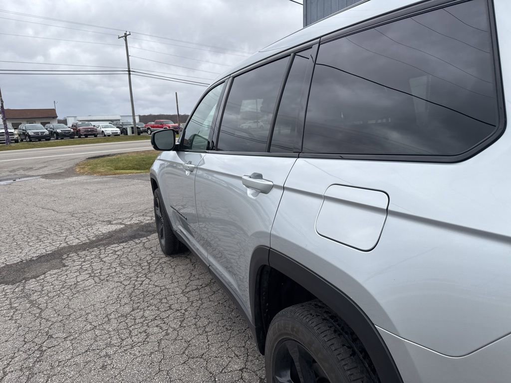 Used 2024 Jeep Grand Cherokee L Altitude image 12