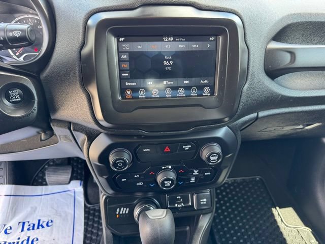 Used 2019 Jeep Renegade Latitude w/ Cold Weather Group AWD/4WD image 19