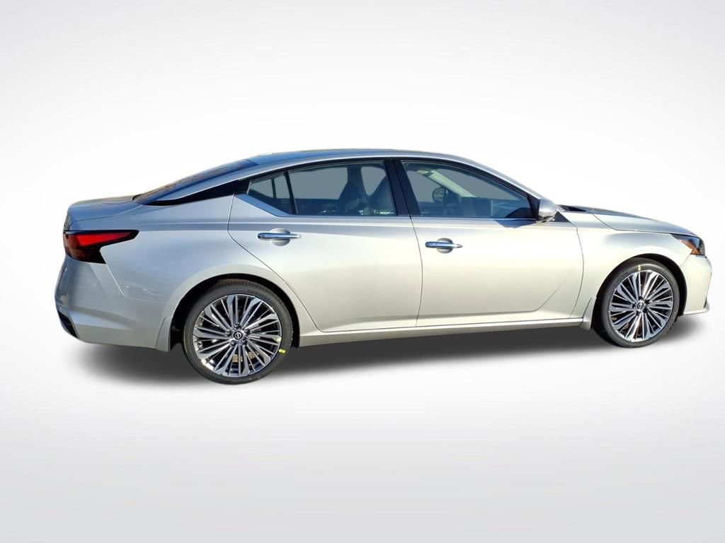New 2025 Nissan Altima 2.5 SL image 8