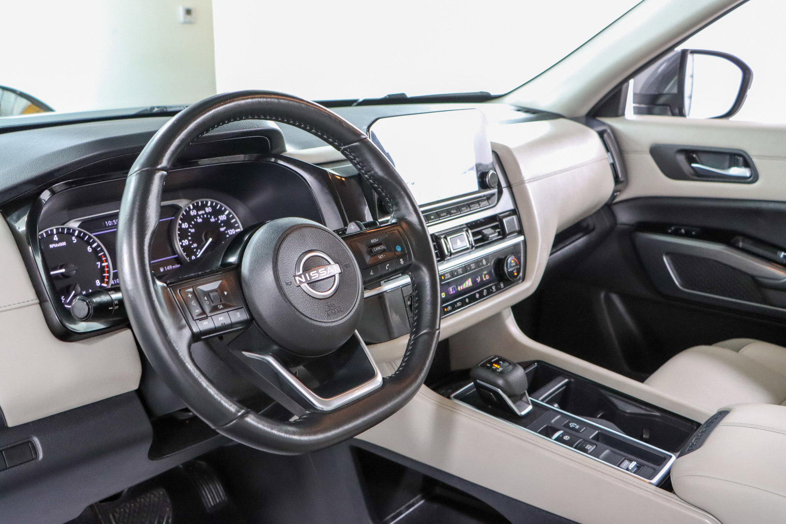 Used 2023 Nissan Pathfinder SL FWD image 22