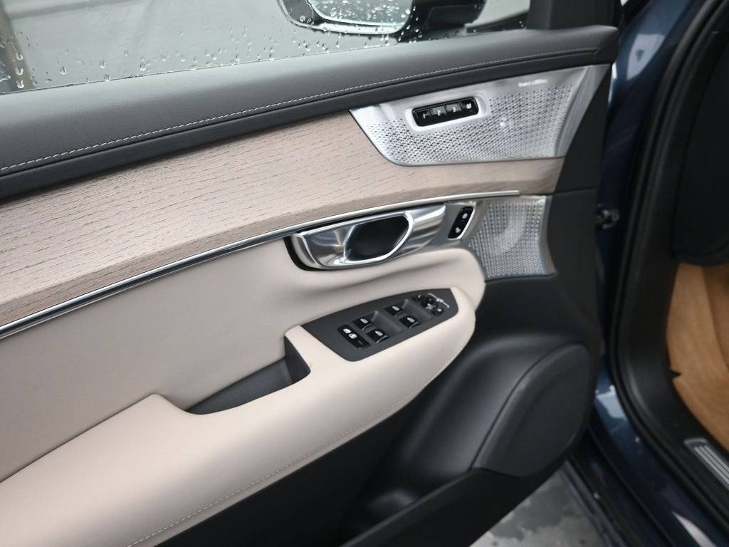 New 2026 Volvo XC90 B6 Ultra w/ Lounge Package image 10