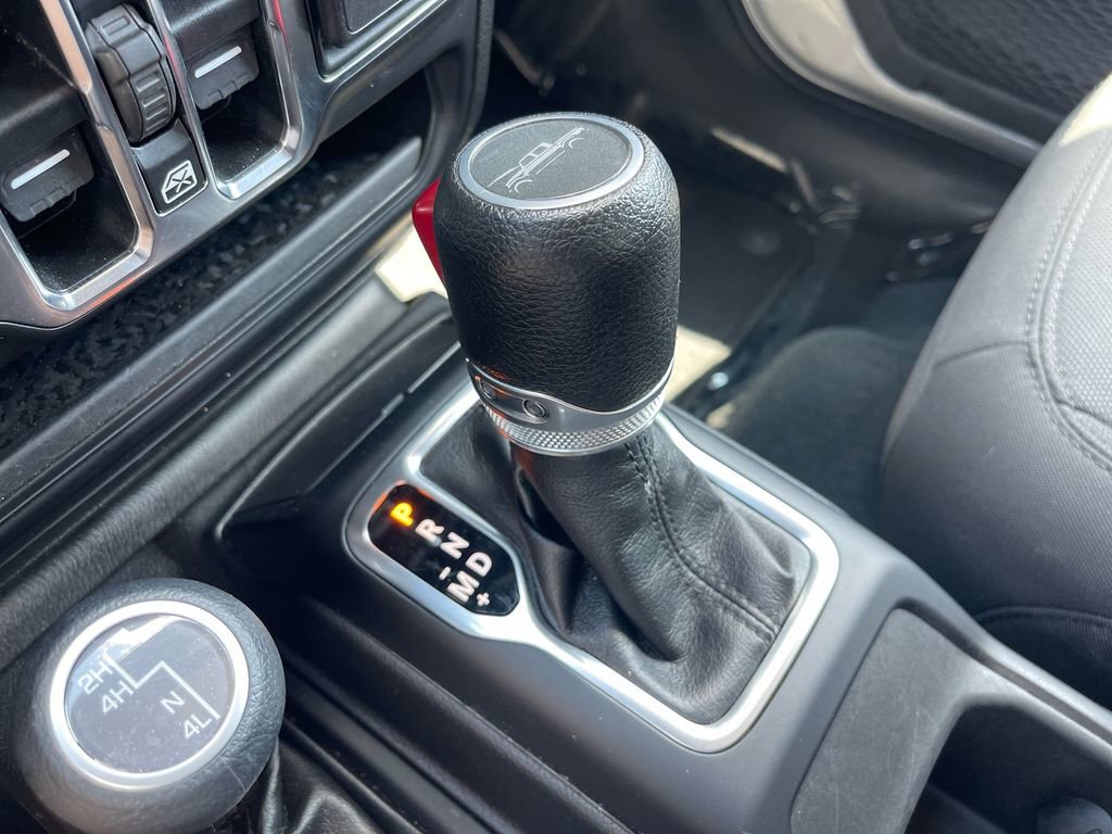 Used 2023 Jeep Gladiator Sport image 15