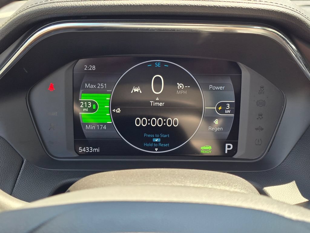 Used 2022 Chevrolet Bolt EUV LT w/ Comfort Package FWD image 25
