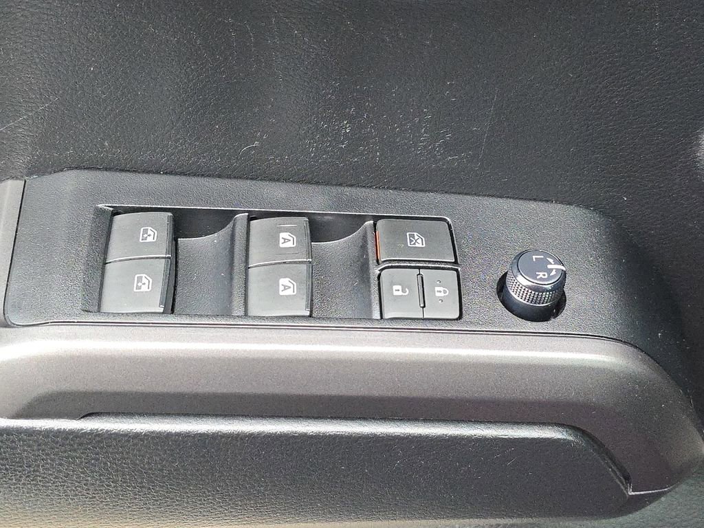 Used 2019 Toyota Tacoma TRD Off-Road w/ Technology Package AWD/4WD image 21