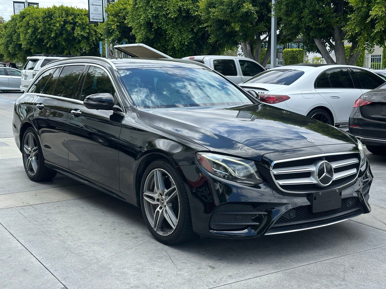 Used 2019 Mercedes-Benz E 450 4MATIC Wagon w/ Premium Package image 10
