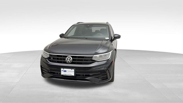 Used 2023 Volkswagen Tiguan SE R-Line image 8