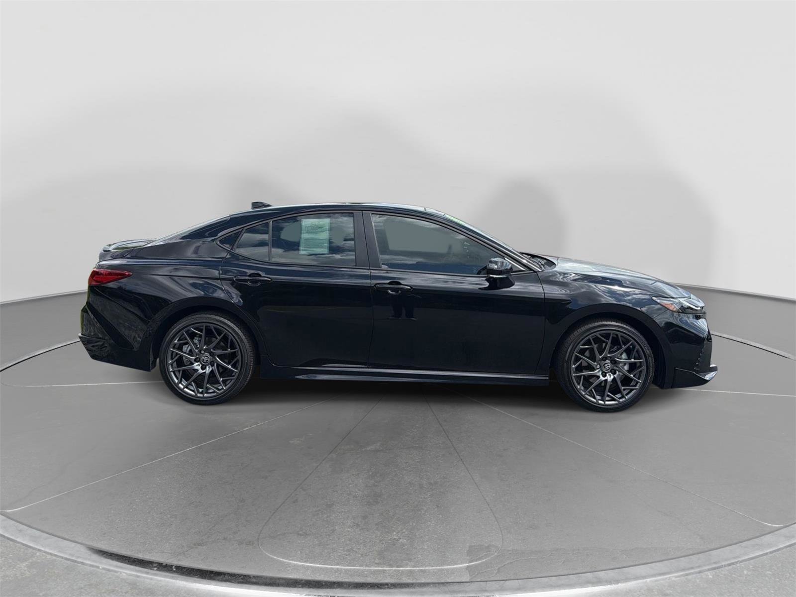 Used 2025 Toyota Camry XSE FWD image 6