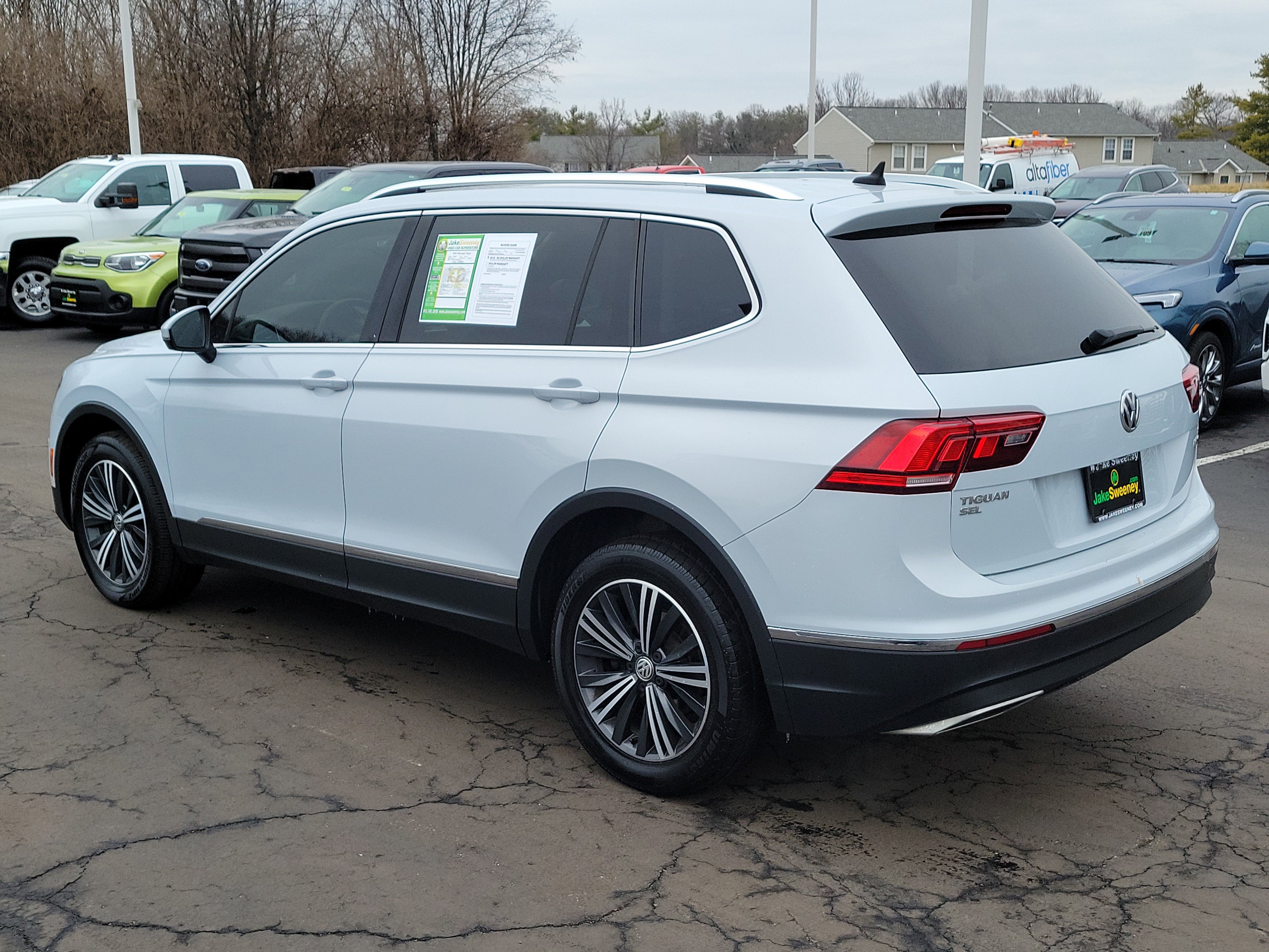 Used 2018 Volkswagen Tiguan SEL AWD/4WD image 3