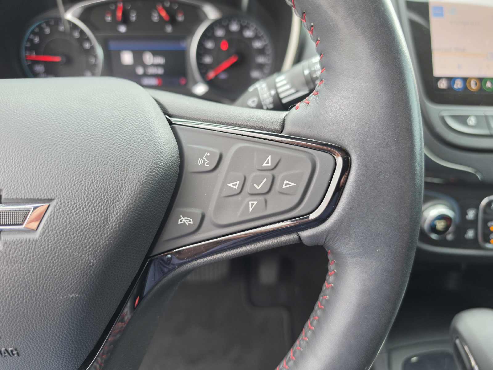 Used 2022 Chevrolet Equinox RS w/ RS Leather Package FWD image 35