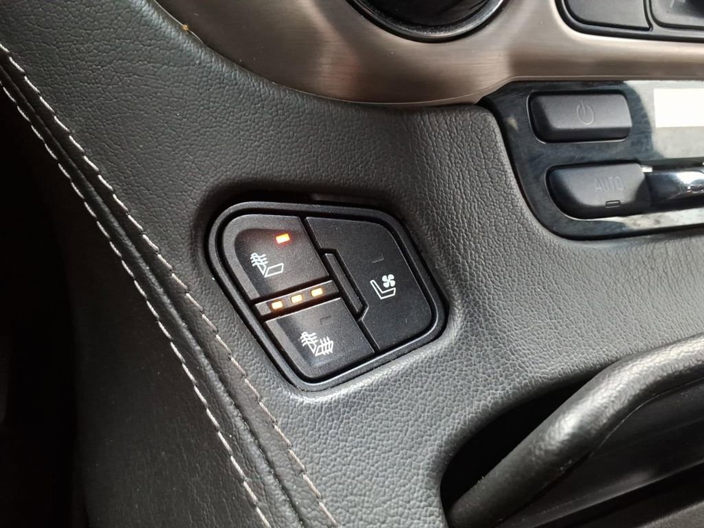 Used 2020 GMC Yukon Denali w/ Denali Ultimate Package image 13