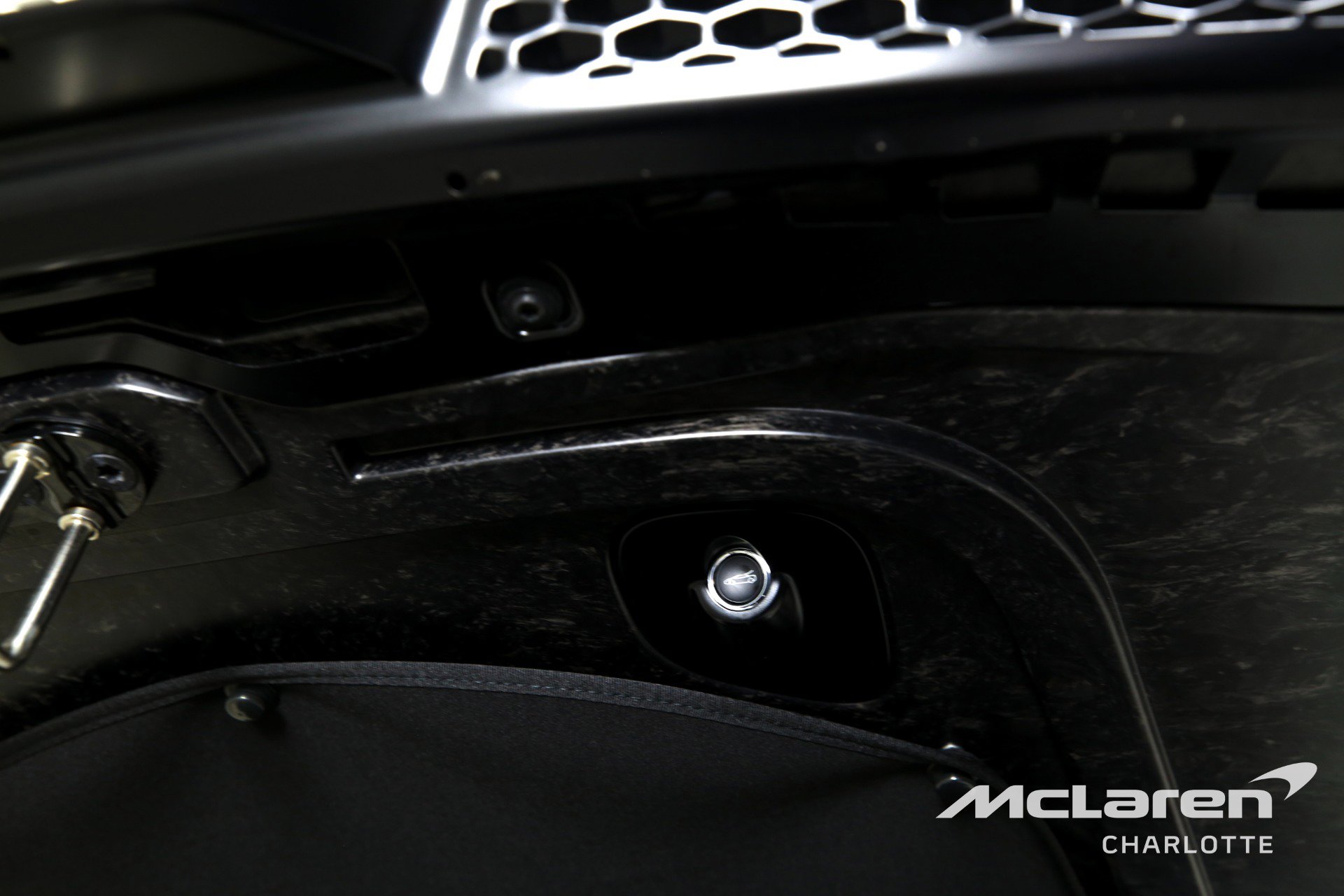 Used 2022 McLaren GT image 23