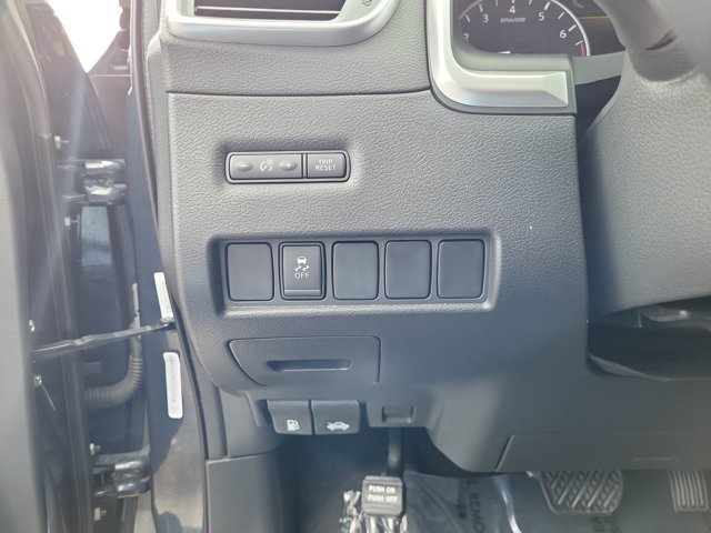 Used 2018 Nissan Murano SV FWD image 22