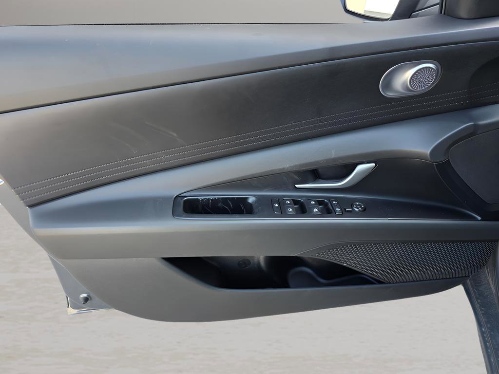 New 2026 Hyundai Elantra SE FWD image 12