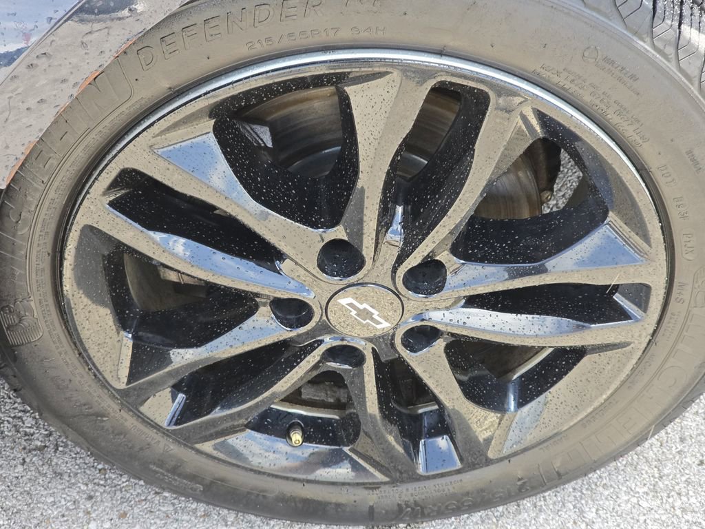 Used 2016 Chevrolet Malibu LT w/ Leather Package FWD image 3