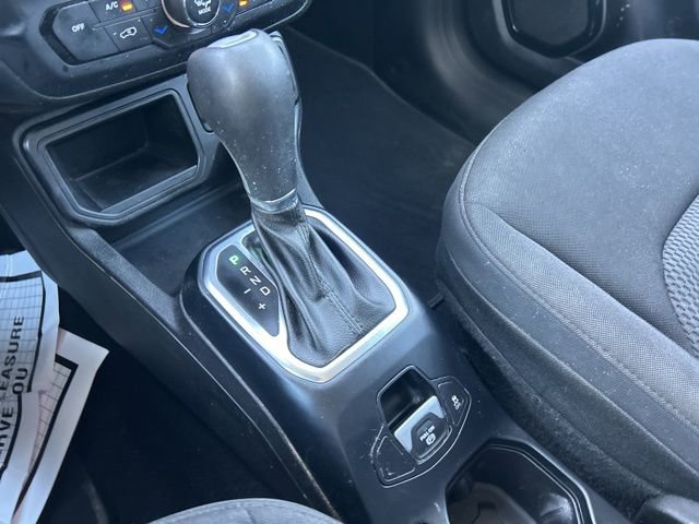 Used 2018 Jeep Renegade Altitude image 31