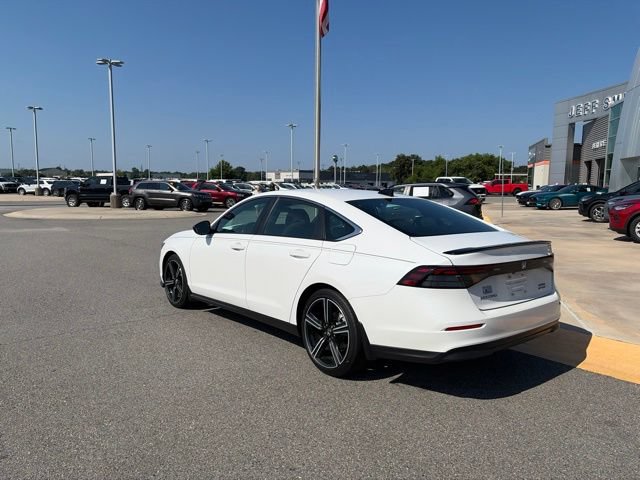 Used 2025 Honda Accord Sport image 3