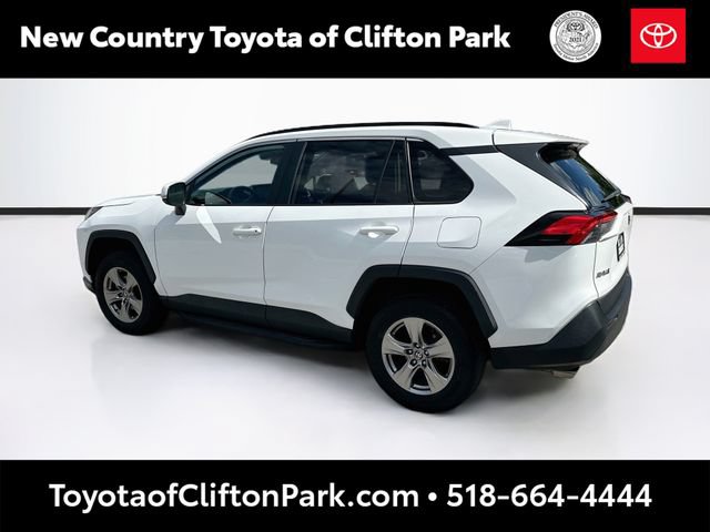Used 2023 Toyota RAV4 XLE AWD/4WD image 5
