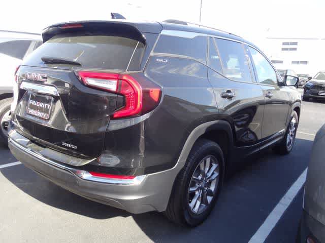 Used 2024 GMC Terrain SLT AWD/4WD image 5
