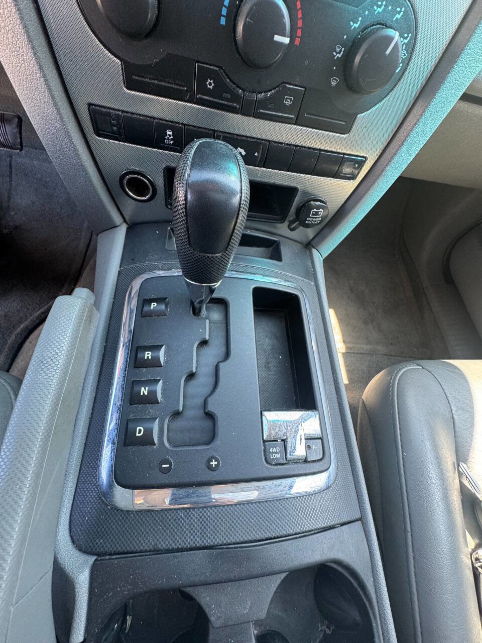 Used 2005 Jeep Grand Cherokee Laredo image 29