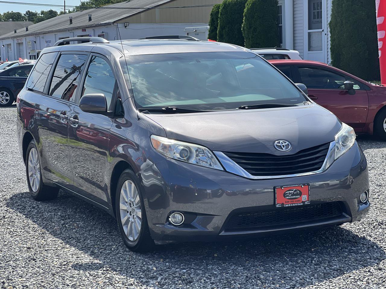 Used 2013 Toyota Sienna XLE AWD/4WD image 1