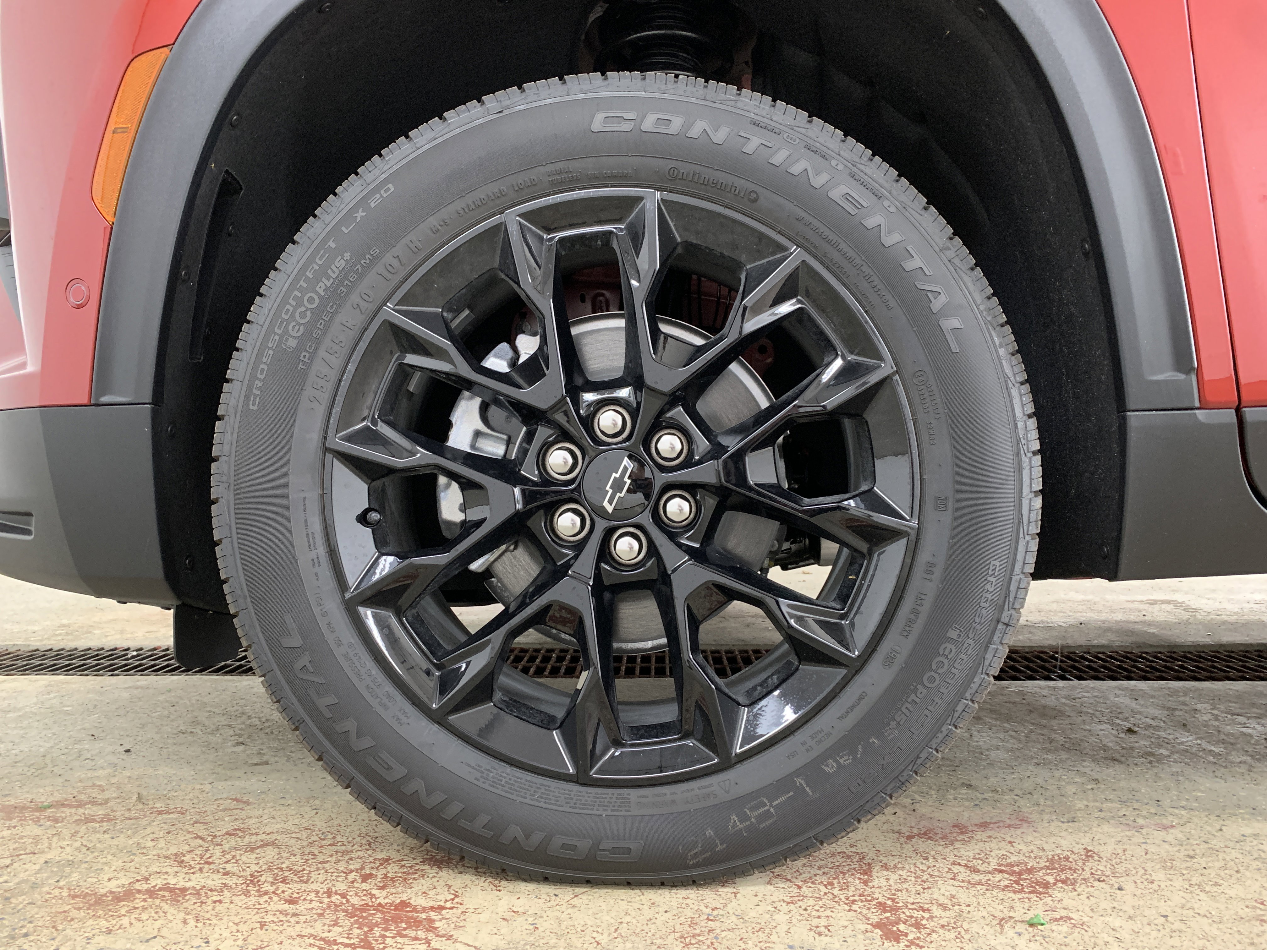 New 2025 Chevrolet Traverse LT w/ Enhanced Driving Package image 9