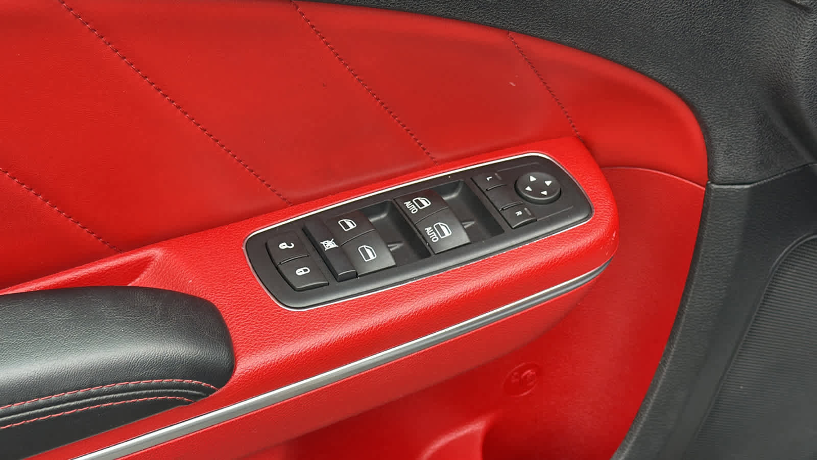 Used 2016 Dodge Charger R/T image 22