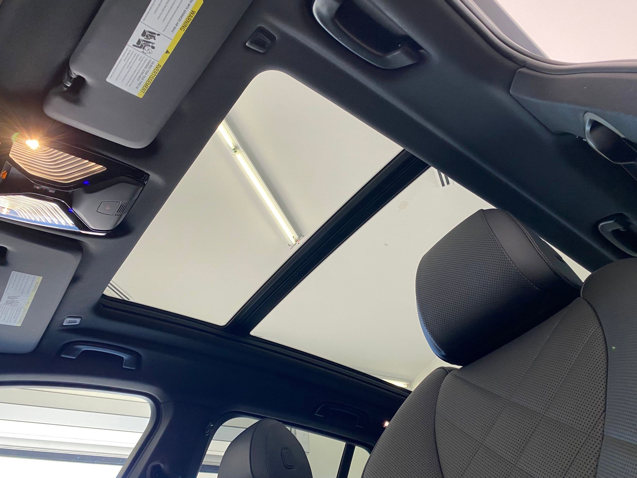 Used 2026 BMW X5 xDrive50e w/ Premium Package image 15